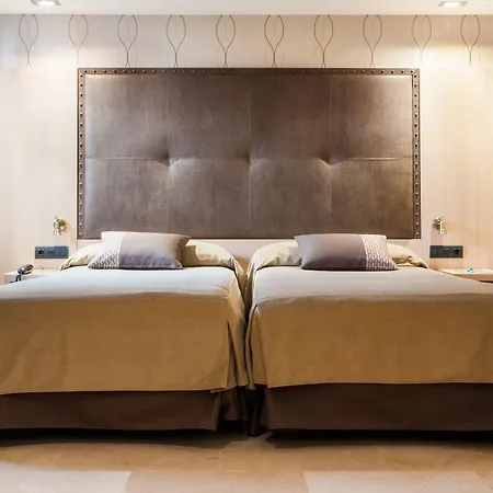 Gran Barcino 4 Estrellas Superior Otel 4*