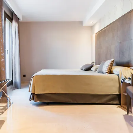 Gran Barcino 4 Estrellas Superior Otel 4*